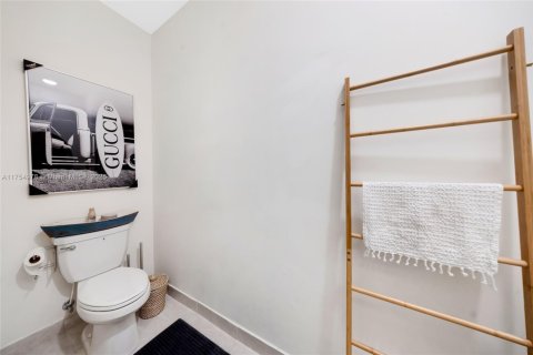 Купить таунхаус в Хайалиа, Флорида 3 спальни, 153.29м2, № 1699303 - фото 27