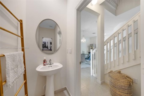 Купить таунхаус в Хайалиа, Флорида 3 спальни, 153.29м2, № 1699303 - фото 26