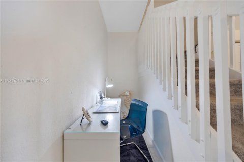 Купить таунхаус в Хайалиа, Флорида 3 спальни, 153.29м2, № 1699303 - фото 25