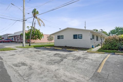 Villa ou maison à louer à Hallandale Beach, Floride: 3 chambres, 98.48 m2 № 1932133 - photo 30
