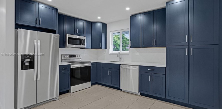 Villa ou maison à Hallandale Beach, Floride 3 chambres, 98.48 m2 № 1932133
