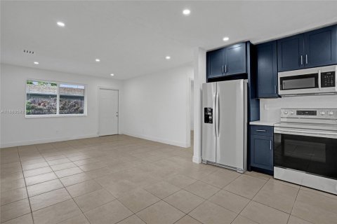Villa ou maison à louer à Hallandale Beach, Floride: 3 chambres, 98.48 m2 № 1932133 - photo 6