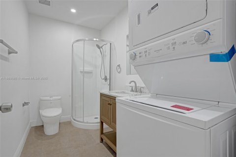 Villa ou maison à louer à Hallandale Beach, Floride: 3 chambres, 98.48 m2 № 1932133 - photo 11