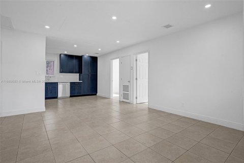 Villa ou maison à louer à Hallandale Beach, Floride: 3 chambres, 98.48 m2 № 1932133 - photo 21