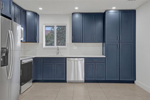Villa ou maison à louer à Hallandale Beach, Floride: 3 chambres, 98.48 m2 № 1932133 - photo 5