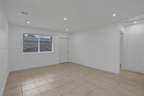 Villa ou maison à louer à Hallandale Beach, Floride: 3 chambres, 98.48 m2 № 1932133 - photo 20