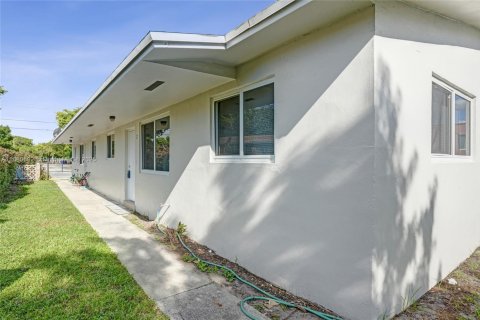 Villa ou maison à louer à Hallandale Beach, Floride: 3 chambres, 98.48 m2 № 1932133 - photo 27