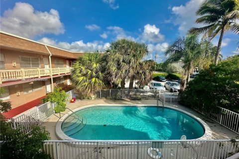 Condo in Pompano Beach, Florida, 1 bedroom  № 2086774 - photo 21