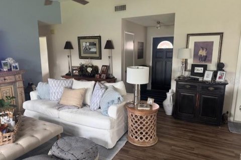 House in Belle Isle, Florida 3 bedrooms, 122.26 sq.m. № 2402995 - photo 4