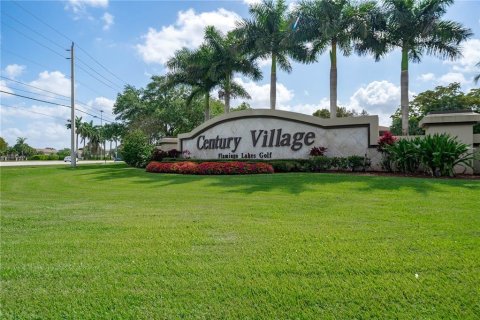 Condominio en venta en Pembroke Pines, Florida, 2 dormitorios, 100.52 m2 № 1171213 - foto 1