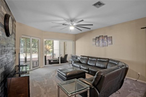 Villa ou maison à vendre à Plantation, Floride: 5 chambres, 352.29 m2 № 1836583 - photo 13