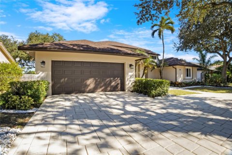 Villa ou maison à vendre à Plantation, Floride: 5 chambres, 352.29 m2 № 1836583 - photo 4