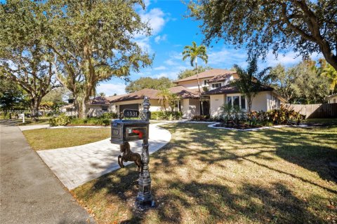 Villa ou maison à vendre à Plantation, Floride: 5 chambres, 352.29 m2 № 1836583 - photo 2