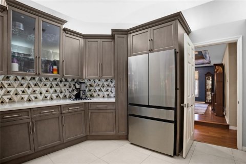 Villa ou maison à vendre à Plantation, Floride: 5 chambres, 352.29 m2 № 1836583 - photo 19