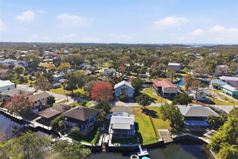 Casa en venta en Weeki Wachee, Florida, 2 dormitorios, 150.87 m2 № 2196539 - foto 4