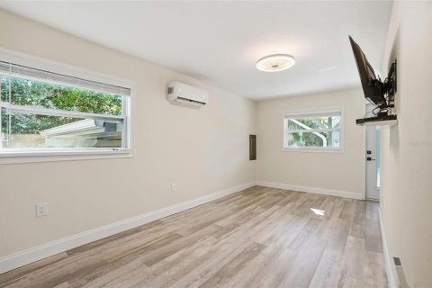 Casa en venta en Weeki Wachee, Florida, 2 dormitorios, 150.87 m2 № 2196539 - foto 16
