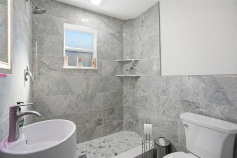 Casa en venta en Weeki Wachee, Florida, 2 dormitorios, 150.87 m2 № 2196539 - foto 8