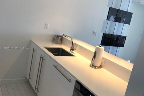 Apartamento en alquiler en Miami Beach, Florida, 2 dormitorios, 95.32 m2 № 1959484 - foto 10