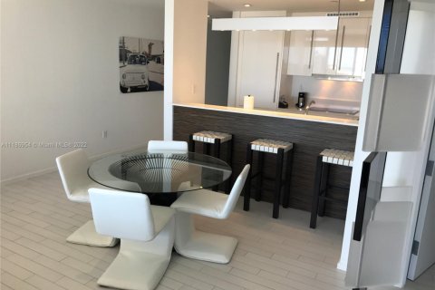 Apartamento en alquiler en Miami Beach, Florida, 2 dormitorios, 95.32 m2 № 1959484 - foto 6