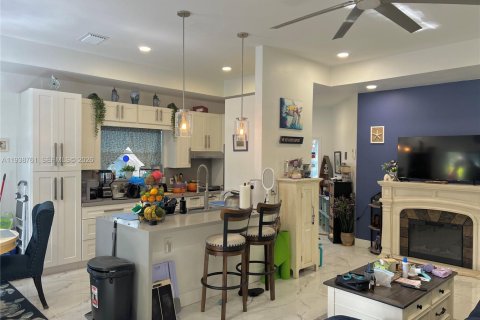 Villa ou maison à vendre à Pembroke Pines, Floride: 3 chambres, 100.06 m2 № 1997640 - photo 12