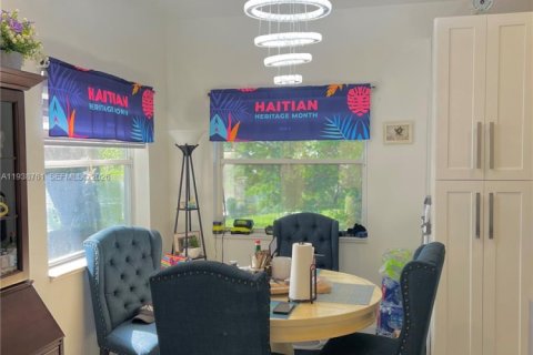 Villa ou maison à vendre à Pembroke Pines, Floride: 3 chambres, 100.06 m2 № 1997640 - photo 15