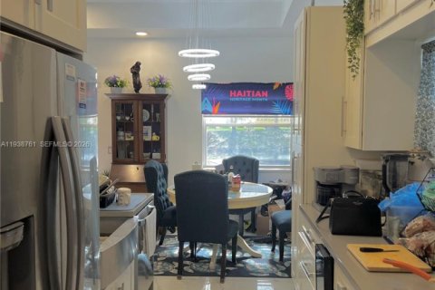 Villa ou maison à vendre à Pembroke Pines, Floride: 3 chambres, 100.06 m2 № 1997640 - photo 16