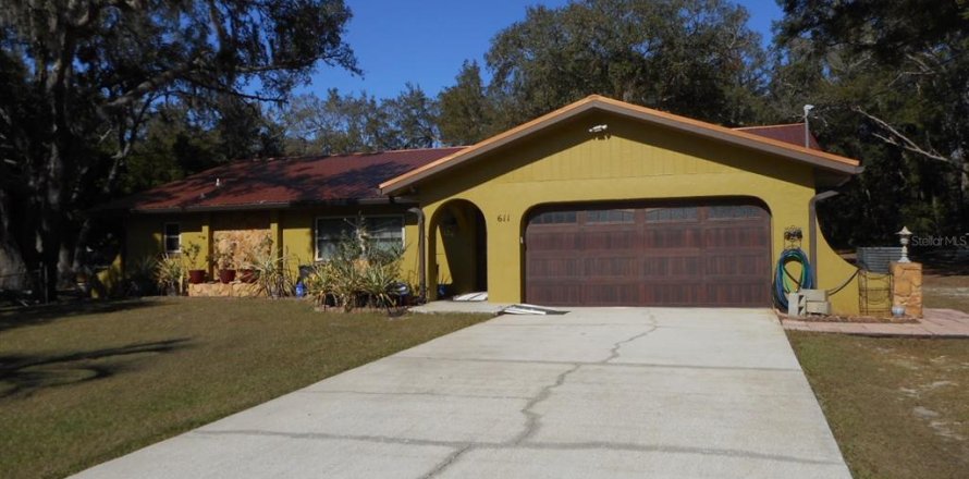 Villa ou maison à Dunnellon, Floride 3 chambres, 228.54 m2 № 1555615