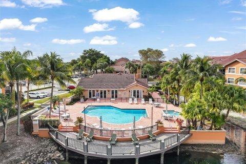 Купить кондоминиум в Корал-Спрингс, Флорида 2 спальни, 91.42м2, № 1989615 - фото 3