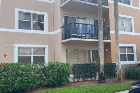 Купить кондоминиум в Корал-Спрингс, Флорида 2 спальни, 91.42м2, № 1989615 - фото 4