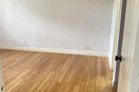 Купить кондоминиум в Корал-Спрингс, Флорида 2 спальни, 91.42м2, № 1989615 - фото 12