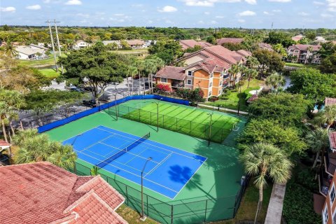 Купить кондоминиум в Корал-Спрингс, Флорида 2 спальни, 91.42м2, № 1989615 - фото 2