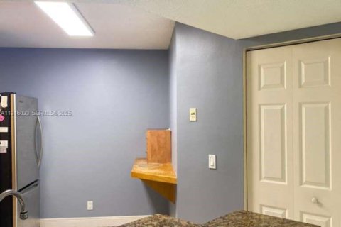 Купить кондоминиум в Корал-Спрингс, Флорида 2 спальни, 91.42м2, № 1989615 - фото 11