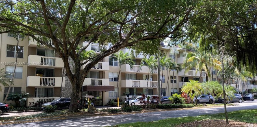 Condominio en North Miami, Florida, 1 dormitorio № 1745838