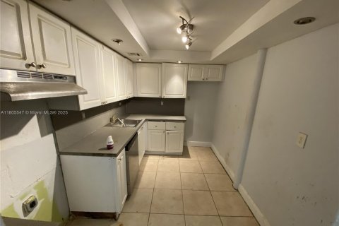 Condominio en venta en North Miami, Florida, 1 dormitorio, 66.33 m2 № 1745838 - foto 8