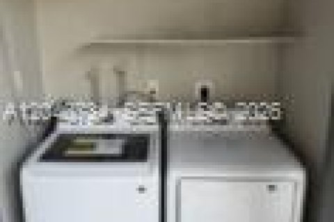 Apartment in Sunrise, Florida 2 bedrooms, 126.35 sq.m. № 2088114 - photo 6
