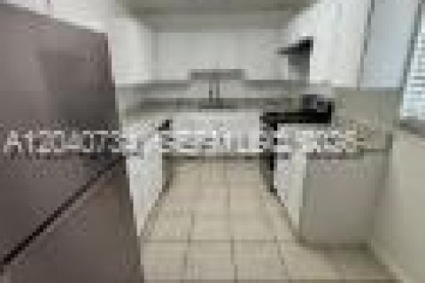 Apartment in Sunrise, Florida 2 bedrooms, 126.35 sq.m. № 2088114 - photo 5