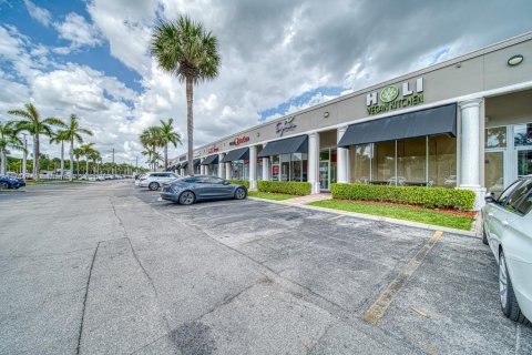 Commercial property in North Miami Beach, Florida № 1862702 - photo 27