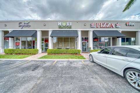 Commercial property in North Miami Beach, Florida № 1862702 - photo 25