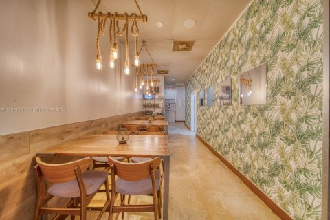 Commercial property in North Miami Beach, Florida № 1862702 - photo 3