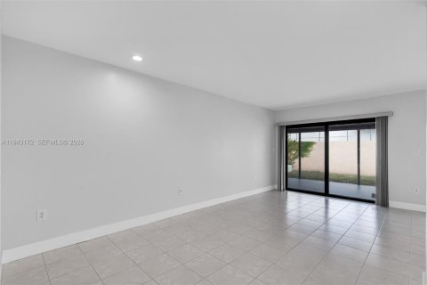 Adosado en venta en Miami, Florida, 3 dormitorios, 103.4 m2 № 2006770 - foto 6