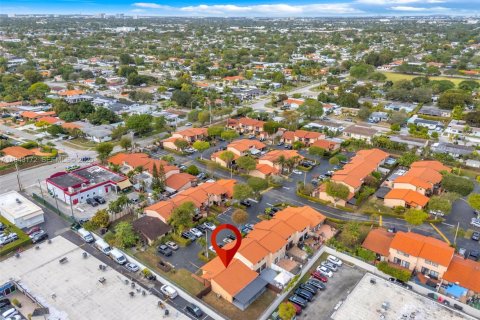 Adosado en venta en Miami, Florida, 3 dormitorios, 103.4 m2 № 2006770 - foto 29