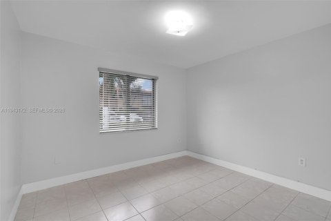 Adosado en venta en Miami, Florida, 3 dormitorios, 103.4 m2 № 2006770 - foto 12