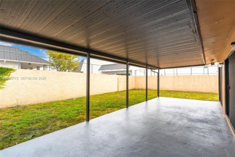 Adosado en venta en Miami, Florida, 3 dormitorios, 103.4 m2 № 2006770 - foto 24