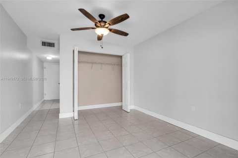 Adosado en venta en Miami, Florida, 3 dormitorios, 103.4 m2 № 2006770 - foto 15