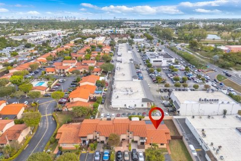 Adosado en venta en Miami, Florida, 3 dormitorios, 103.4 m2 № 2006770 - foto 27