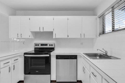 Adosado en venta en Miami, Florida, 3 dormitorios, 103.4 m2 № 2006770 - foto 11