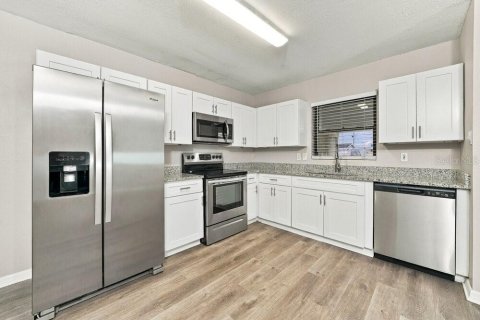 Villa ou maison à louer à Lakeland, Floride: 3 chambres, 93.37 m2 № 2381361 - photo 5