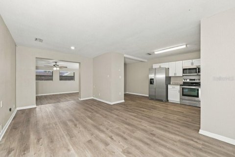 Villa ou maison à louer à Lakeland, Floride: 3 chambres, 93.37 m2 № 2381361 - photo 3