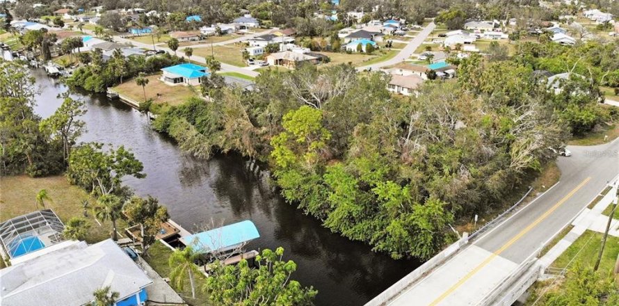 Terrain à Port Charlotte, Floride № 1720513