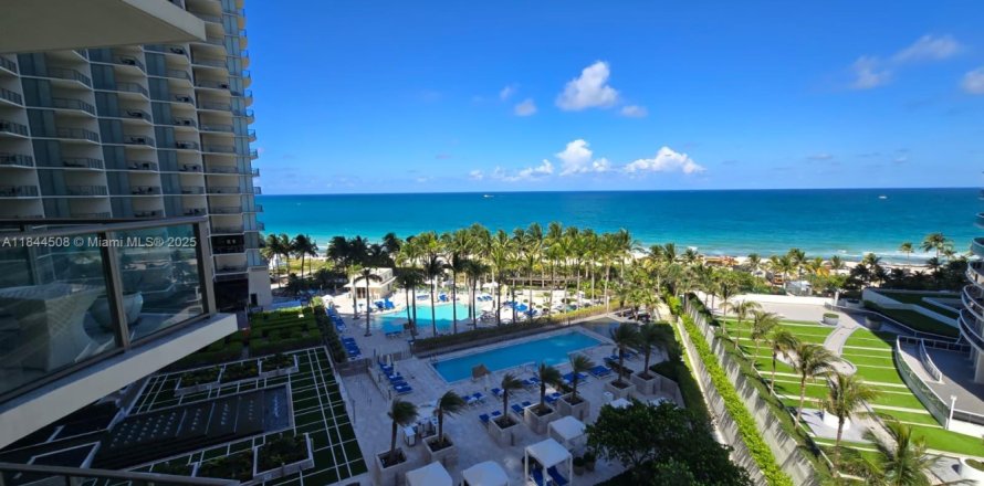Condominio en Bal Harbour, Florida, 3 dormitorios  № 1940303